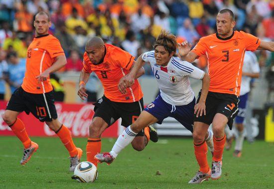 日本vs荷兰足球配合的相关图片